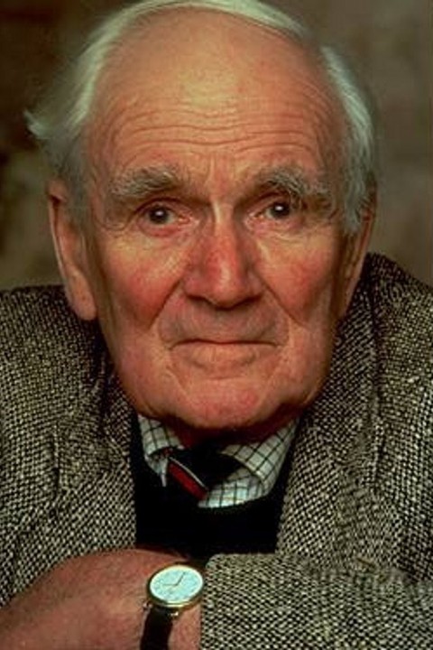 Desmond Llewelyn