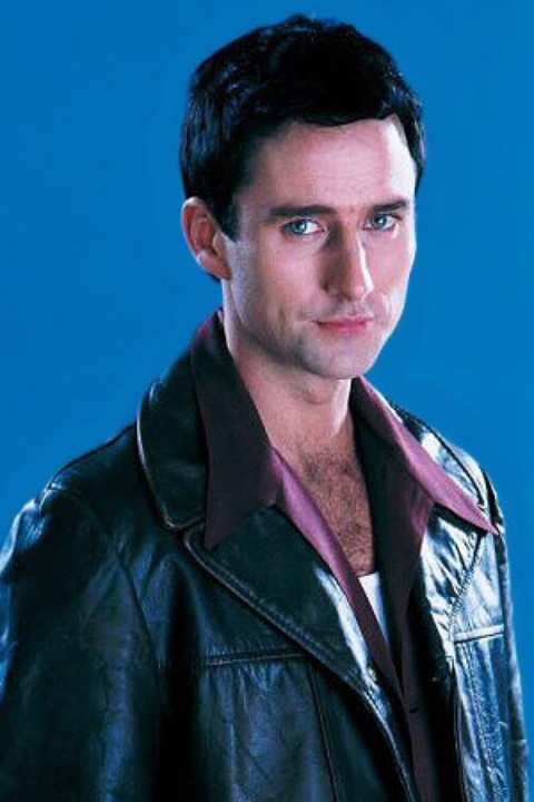 Glenn Quinn has 12 connections with other actors and actresses.
